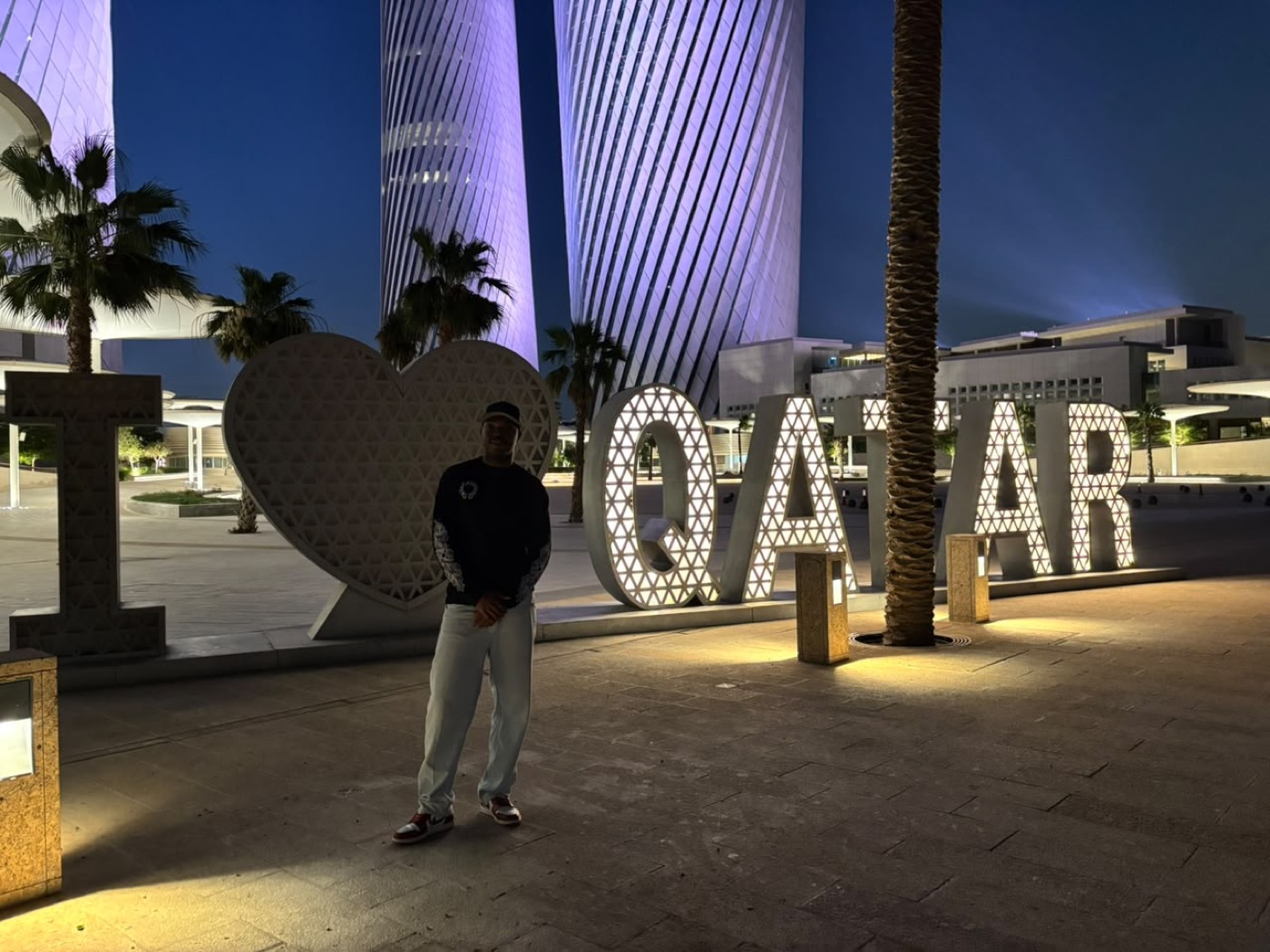 I love Qatar sign at night